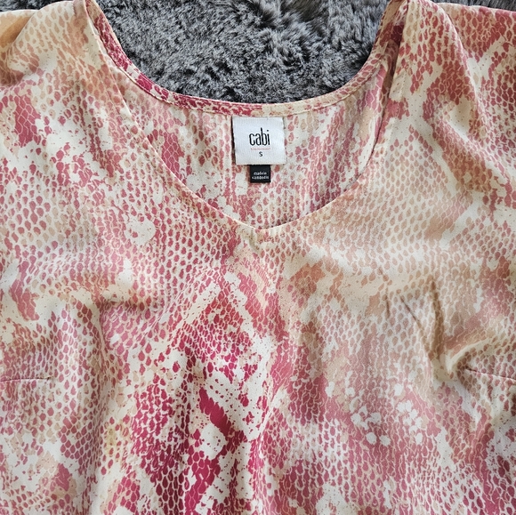 CAbi Pink Snakeskin Blouse Sz S - Picture 4 of 6